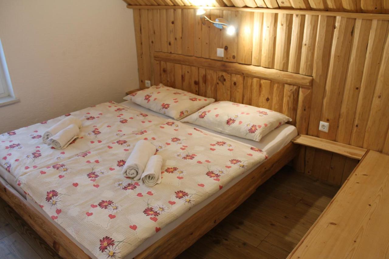 Apartments And Rooms Cerkovnik Бохінь Екстер'єр фото