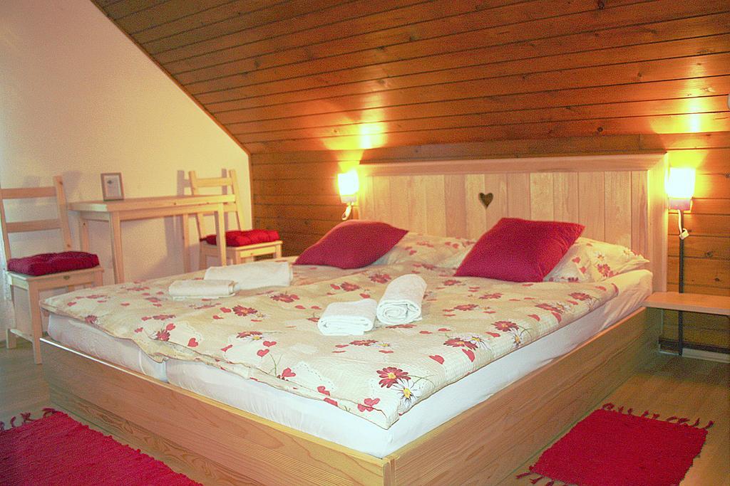 Apartments And Rooms Cerkovnik Бохінь Екстер'єр фото